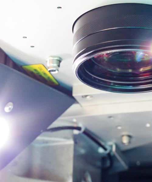 LW3: Our large industrial laser workstation | Gravotech