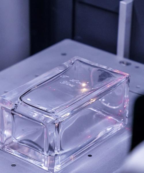 Compact laser engraving machine for perfume bottle