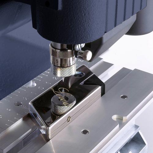Gravotech - IS200 rotary engraving machine 